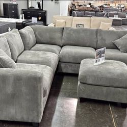 BRAND NEW 4PCS SECTIONAL SOFA SET WITH OTTOMAN AND ACCENT PILLOWS INCLUDED $545