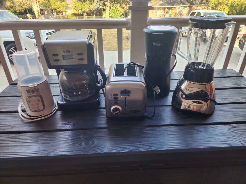 Bundle of Small Kitchen Appliances $45