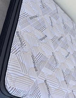 White bamboo Queen size set