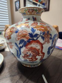 Vintage Very Large Wide Asian  Foo Dogs Vase 