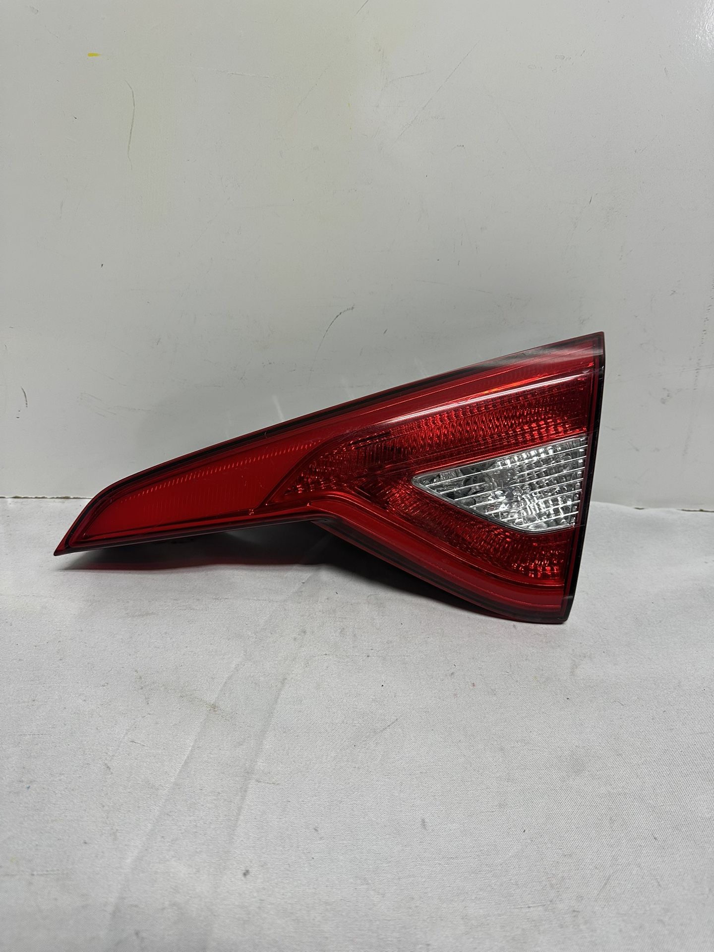 15 16 17 Hyundai Sonata Inner Right RH Passenger Tail Light Lamp - 92404C2000