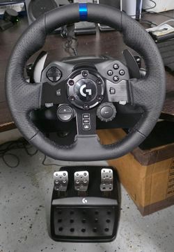 Logitech G923 Racing Wheel and Pedals completely with cockpit