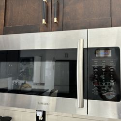 Microwave Samsung Over The Range $275