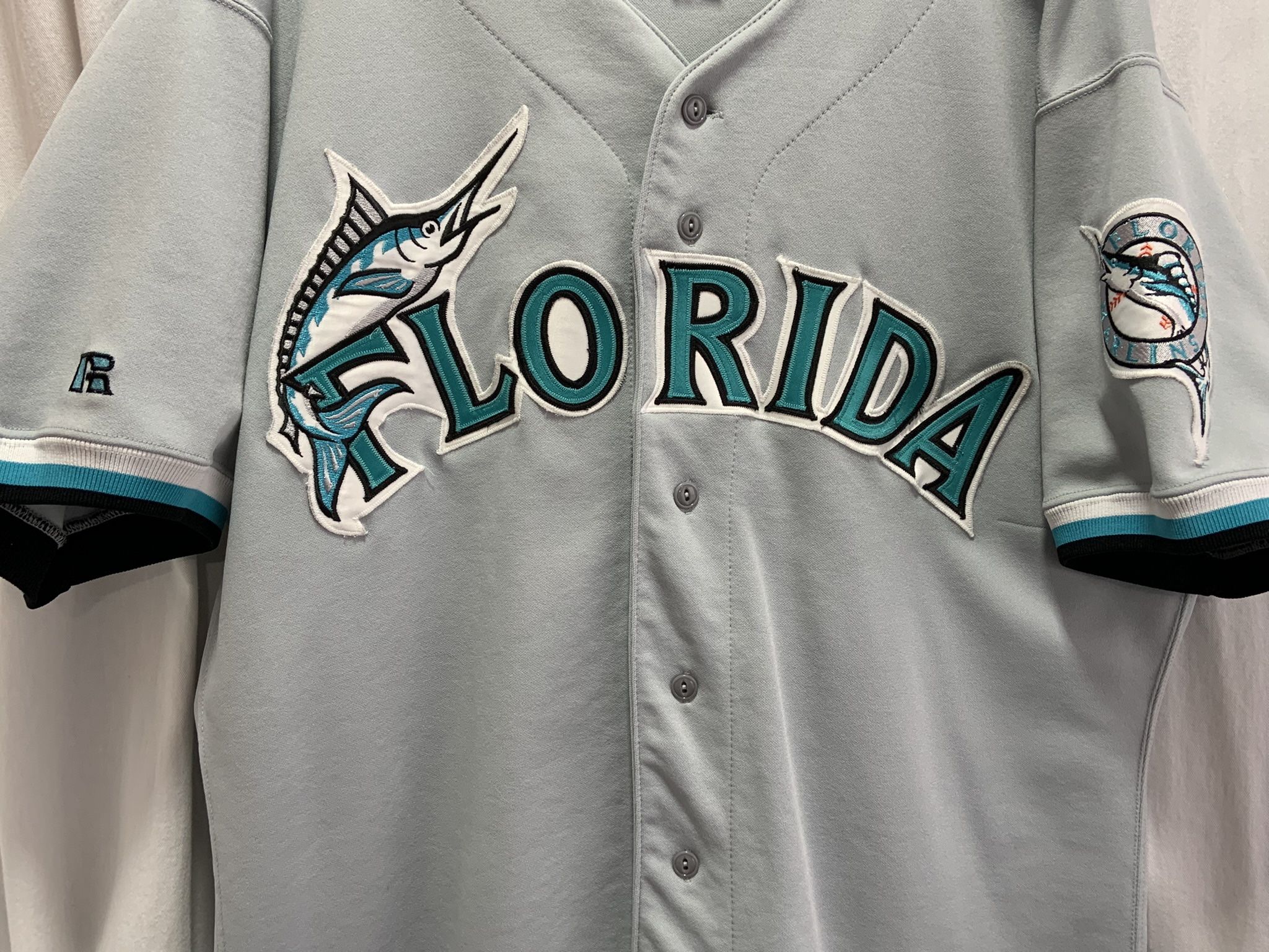 BRAND NEW OLD SCHOOL MARLINS BASEBALL JERSEY for Sale in Hialeah, FL -  OfferUp