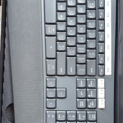 Performance Comftrable Keyboard and Mouse NEW $30 -bluetooth