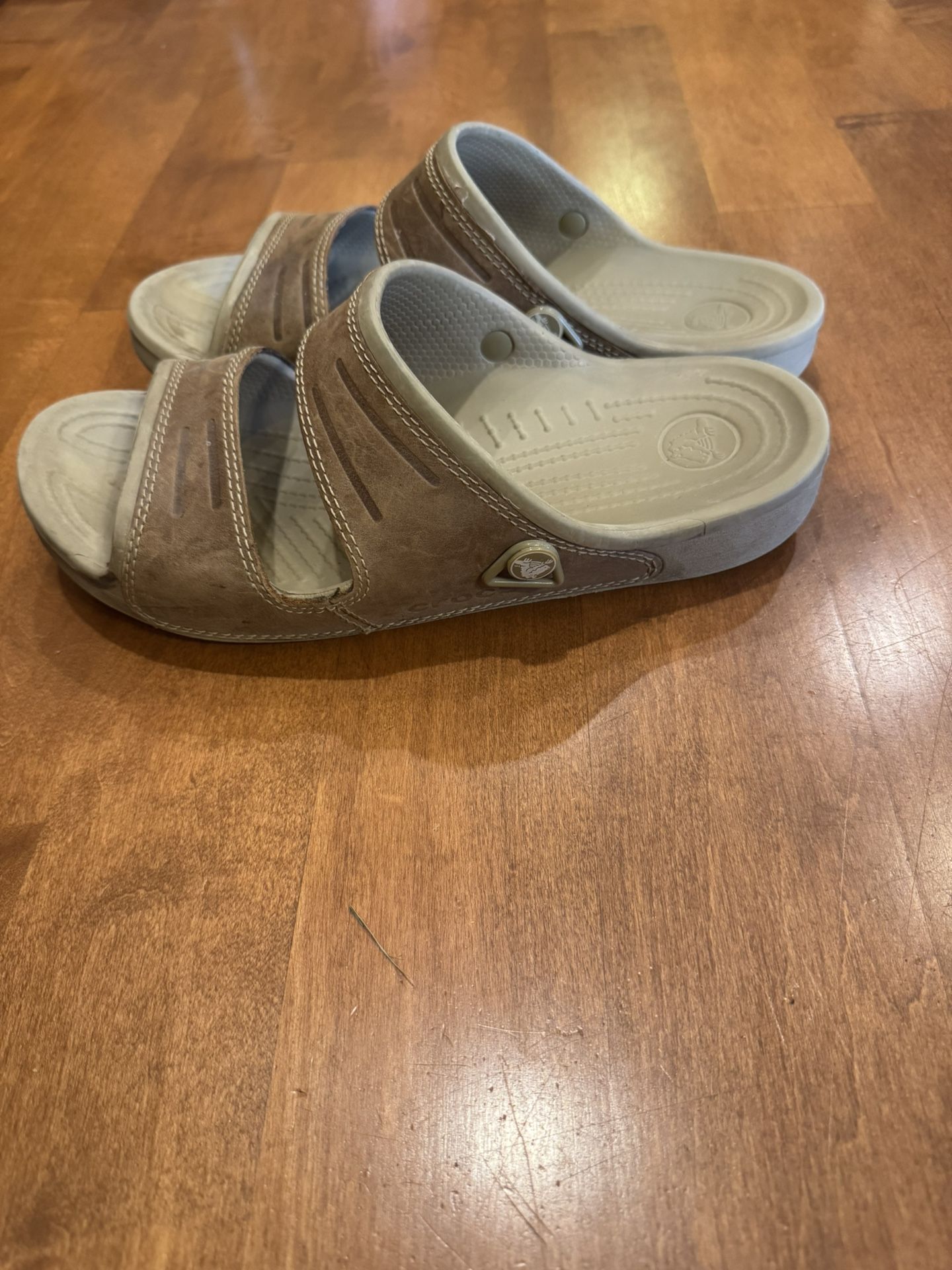 Men’s crocs, sandals, size 9, shipping available