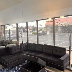 Sectional with Ottoman Black Velvet Material NEW / Juego De Sala Color Negro