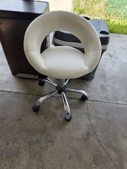 Vanity chair