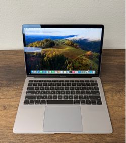 13" MacBook Air 256GB SSD*16GB RAM*1.6Ghz Intel Core i5