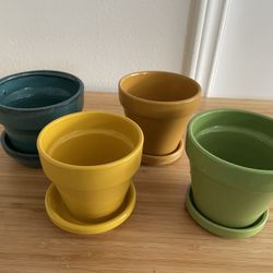 4 Colorful 4” Tall Ceramic PLANTERS (w/trays) [PH]