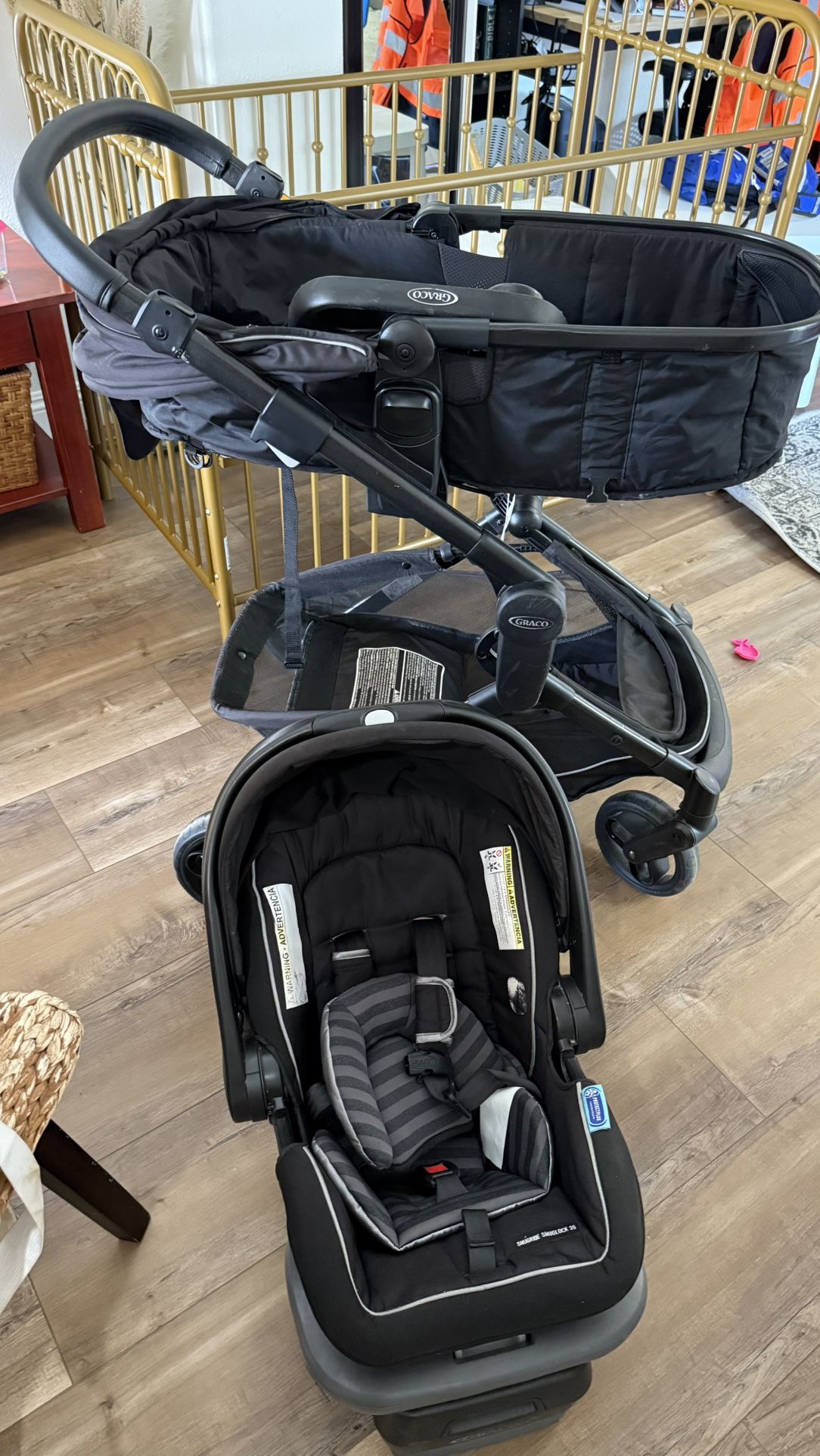 Graco Stroller/ Bassinet And Car Seat