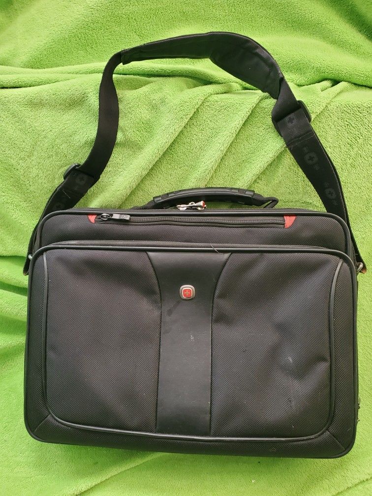 Wenger Swiss Army Large Soft Padded Brief Case $30