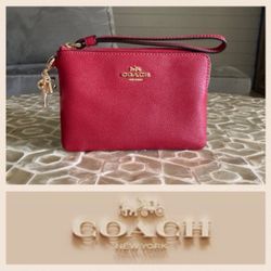 COACH Crossgrain Leather Corner Zip w/2 Bag Charms