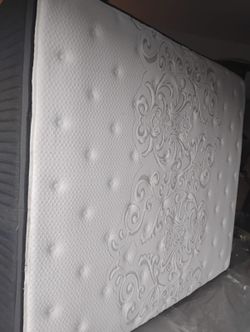 DISPLAY MODEL CALIFORNIA KING MATTRESS ONLY