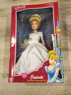 Disney porcelain Cinderella Keepsake Doll new