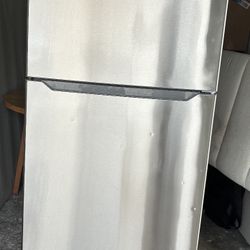Insignia Refrigerator
