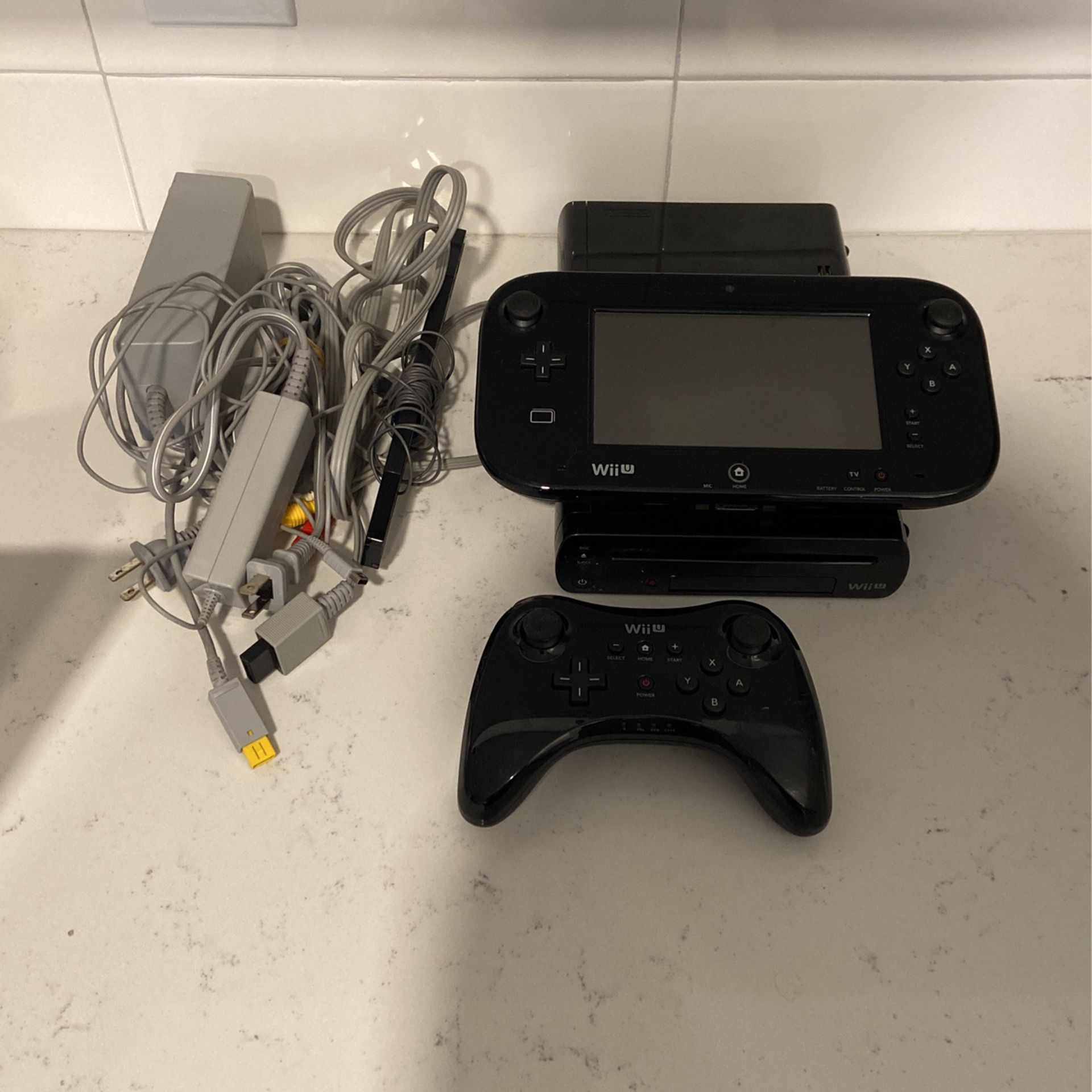 Wii U Console W/ Gamepad, Pro Controller 