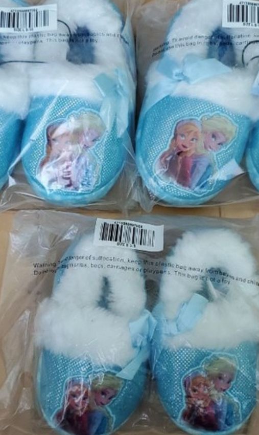 Disney Frozen Elsa Anna Girls/Toddler Plush A-Line Slippers