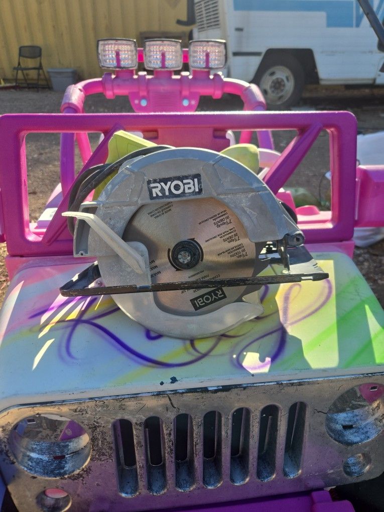 Ryobi Corded Skill Saw With Blade.