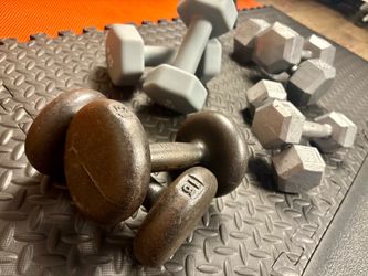 4 Sets of Dumbbells. 8#, 12#, 15# and 20 pounders. BruteW: 110 #
