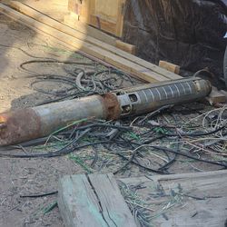 High capacity submersible pump