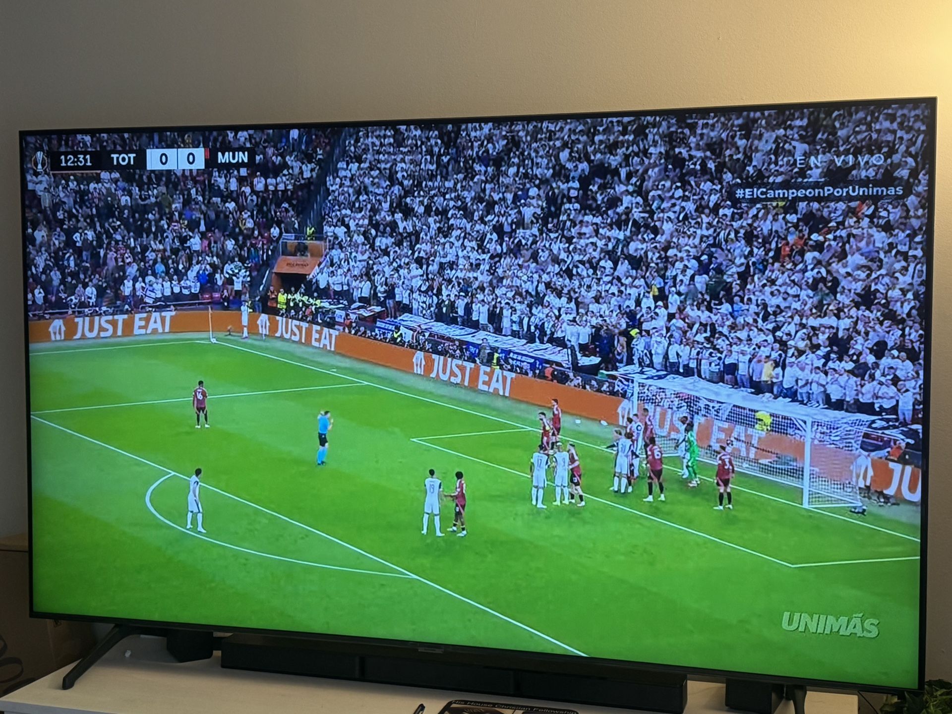 Two Samsung Crystal UHD Smart Tv for Sale