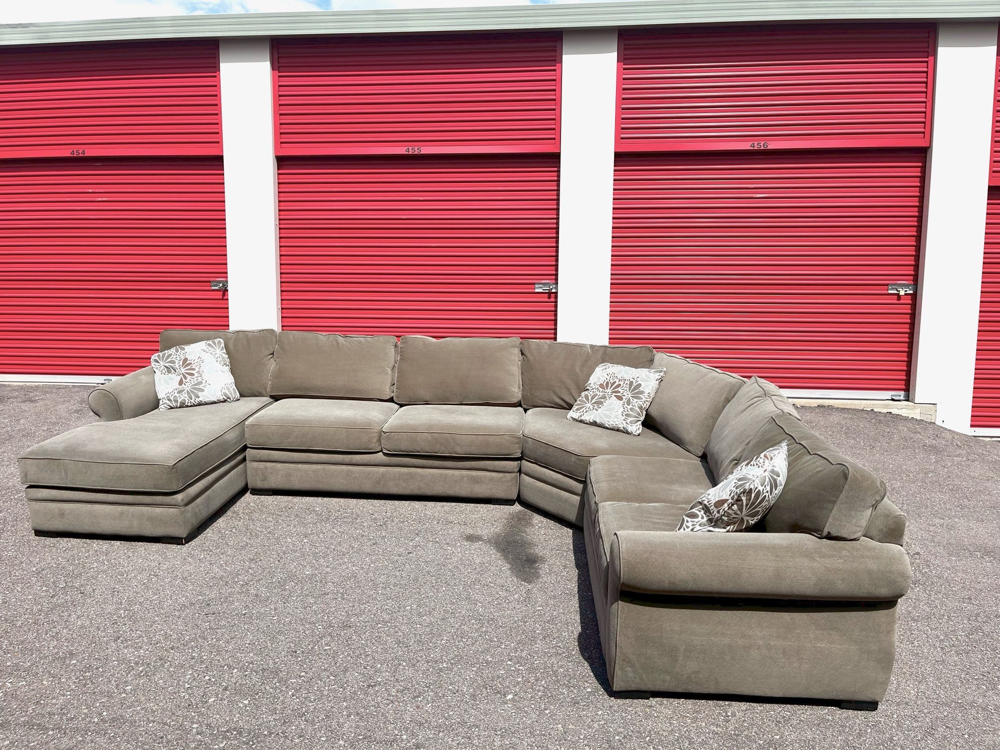FREE DELIVERY-Grey Sectional Sofa With Chaise!!!