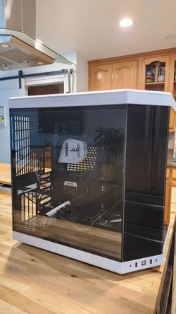 Hyte Y70 Touch