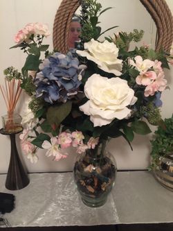 Beautiful vase with flowers like new south philly