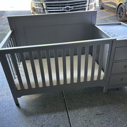 Baby / Toddler Crib with Mattress