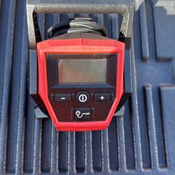 MILWAUKEE M12 TIRE INFLATOR 