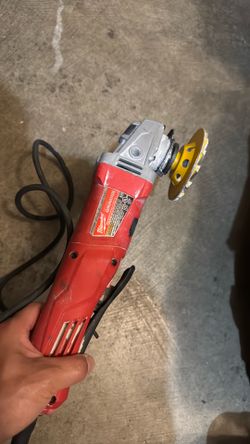 Milwaukee 6142-30 11 Amp Corded 4-1/2” Right Angle Grinder