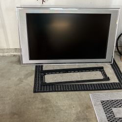 Sony Bravia Tv 46in Wall mount Included 