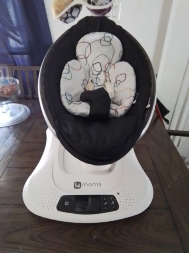 Never Used  MAMAROO baby Rocker 