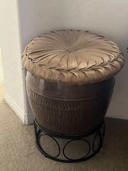 Fancy Sitting Stool 