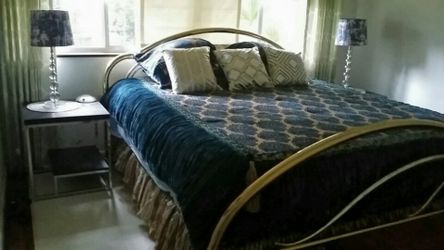 ENTIRE BED w/ NEW Mattress & NEW Royal Bedding 