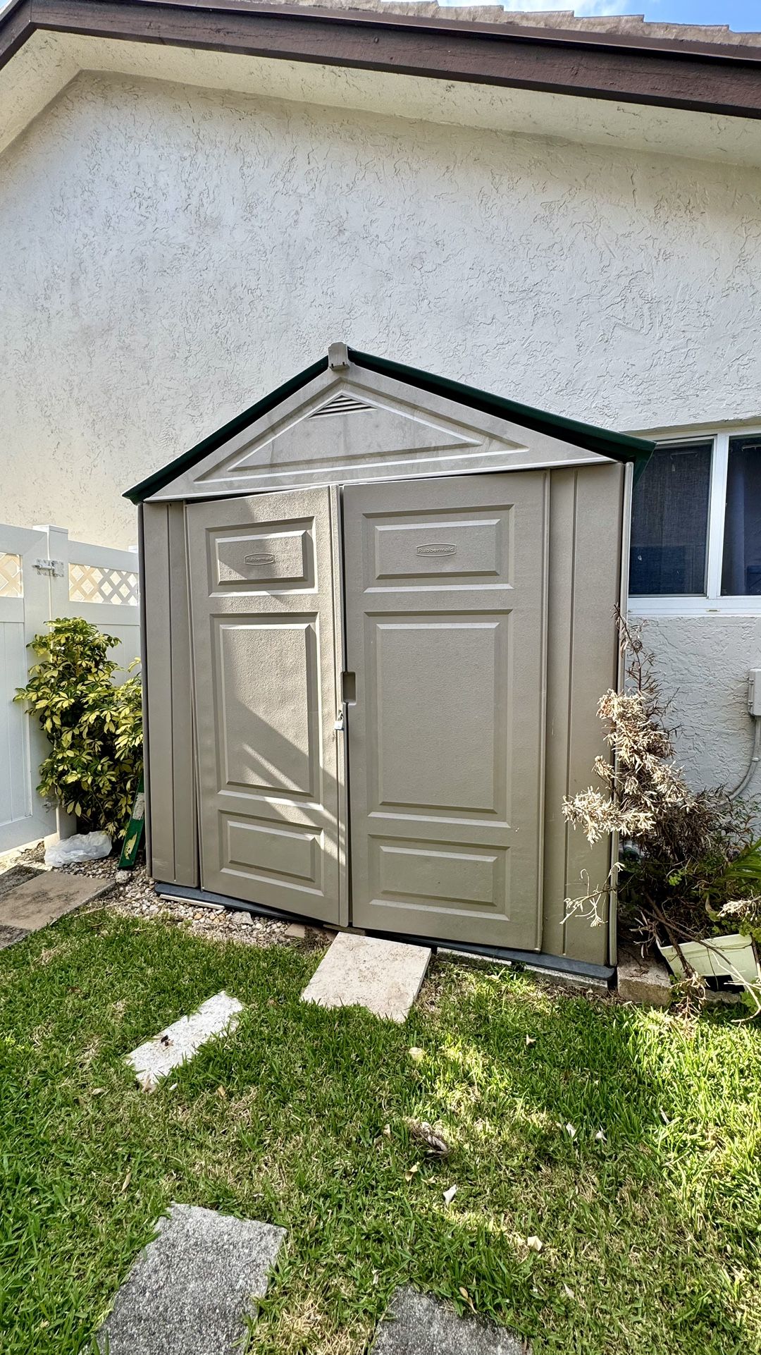 Rubbermaid Storage Shed For Sale $200