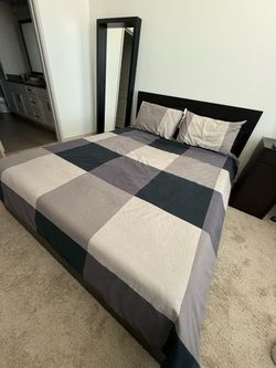 Queen size bed