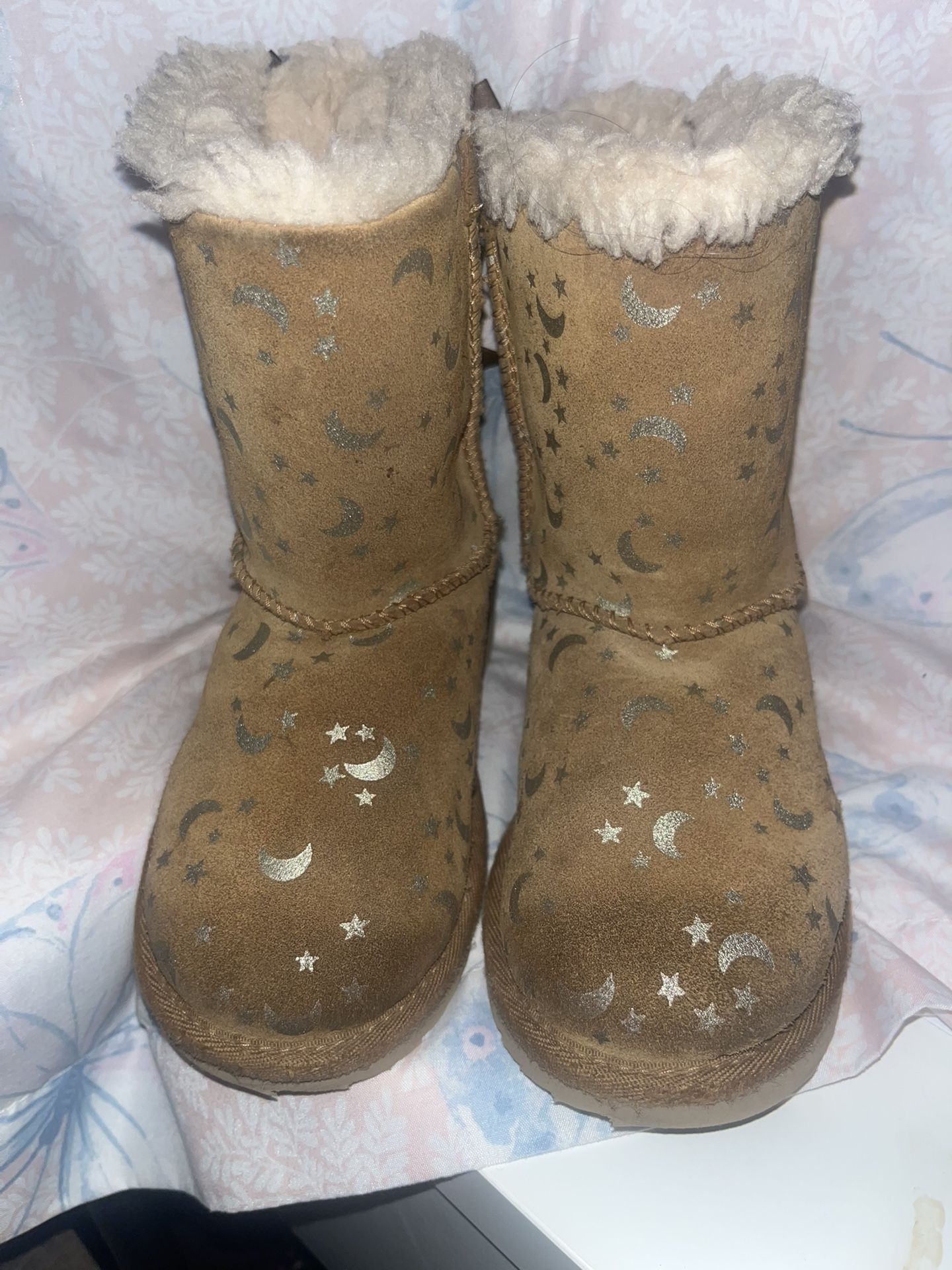 UGGS