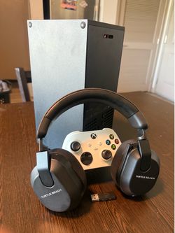 Xbox series X with controller and turtle beach stealth 600 gen 2