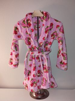 2015 Strawberry Shortcake Pink  Belted Robe  Girls Size 5 EUC