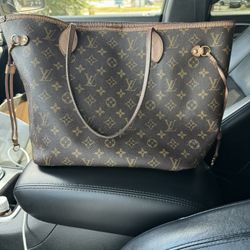 Louis Vuitton Purse 