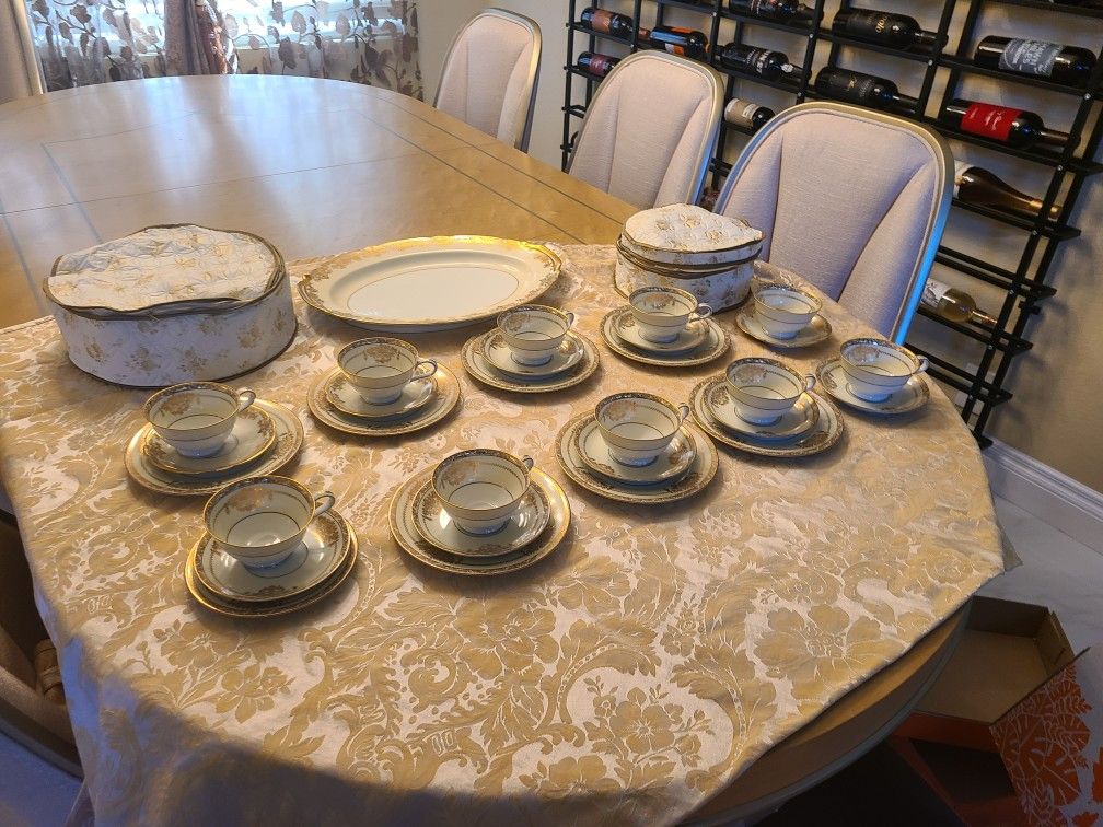Noritake Bancroft Gold Encrusted 44 Piece Tea Set - Great Condition!