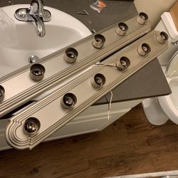 Bathroom Vanity Lights(  Bulbs Not Included ) $13