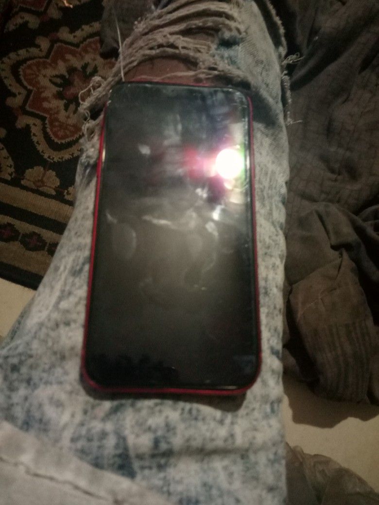 All It Need Is A New Screen And You Have A Great Phone
