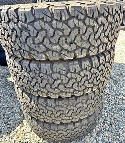 255/70/18 Bfgoodrich Selling a set of 4 tires in excellent condition 🫡
