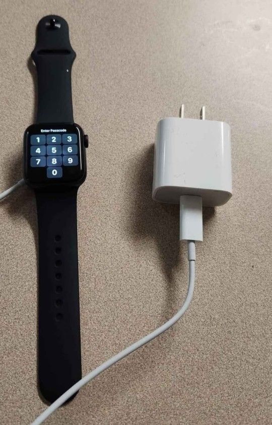 Apple Watch Nike SE- 40mm Unlocked