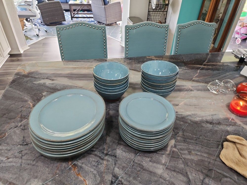 Beautiful Dishes Dinner Plates Salad & Bowels