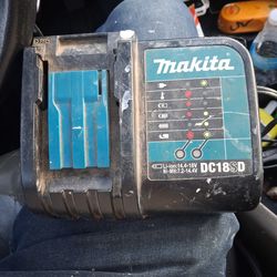 Makital charger DC18SD