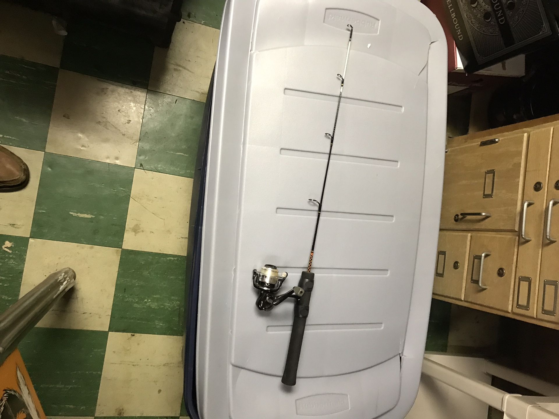 Ice fishing pole Ugly Stick